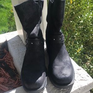 🔥WHITE MOUNTAIN BOOTS